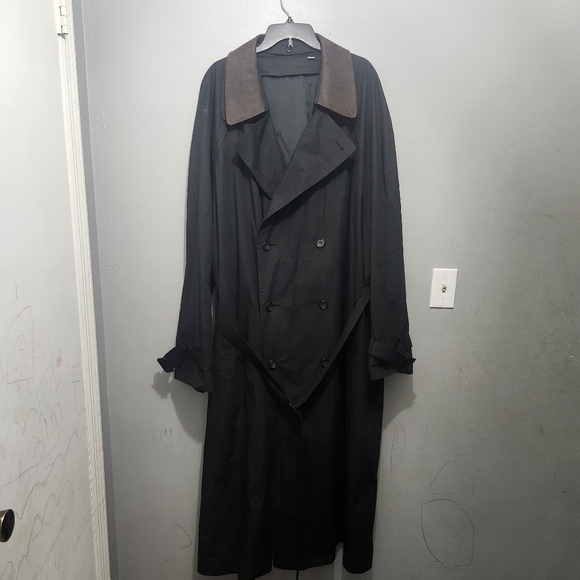 London Fog Other - London Fog Men's Black Trench Coat with Brown Collar Size 50